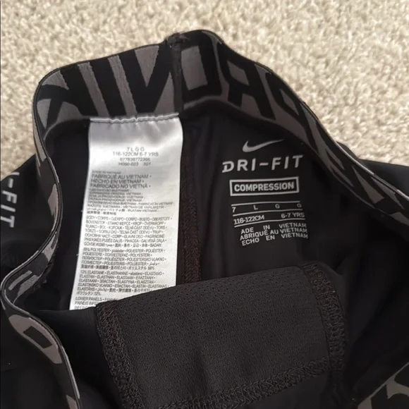Nike Kids Black Pro Leggings, size 7, dri fit - Picture 4 of 5